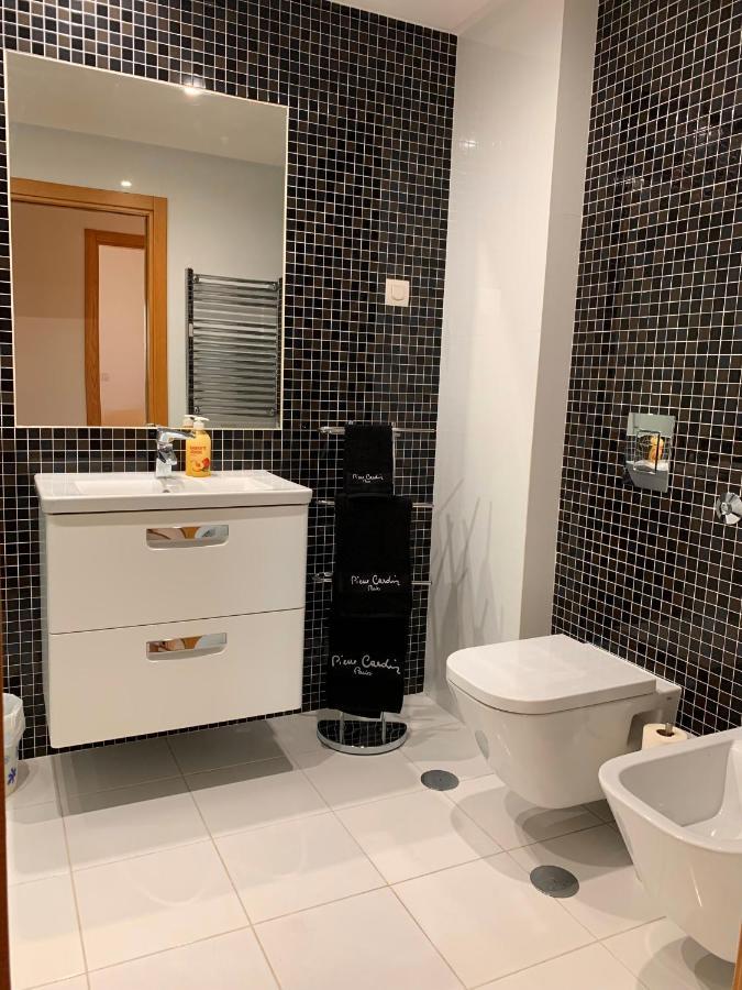 Apartment Altamira T2 Serra Shopping *